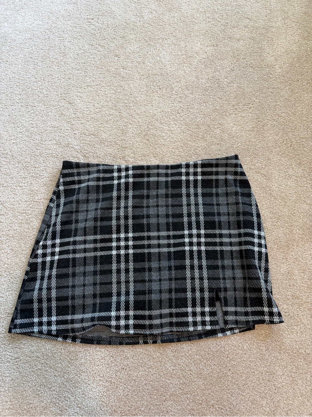 Black & Gray Plaid Mini Skirt - Classic Women's Skort